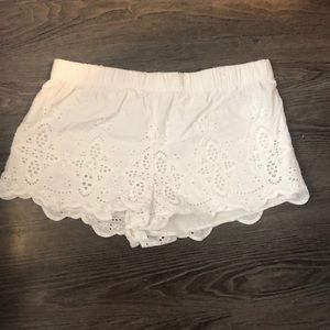 White shorts with detailing